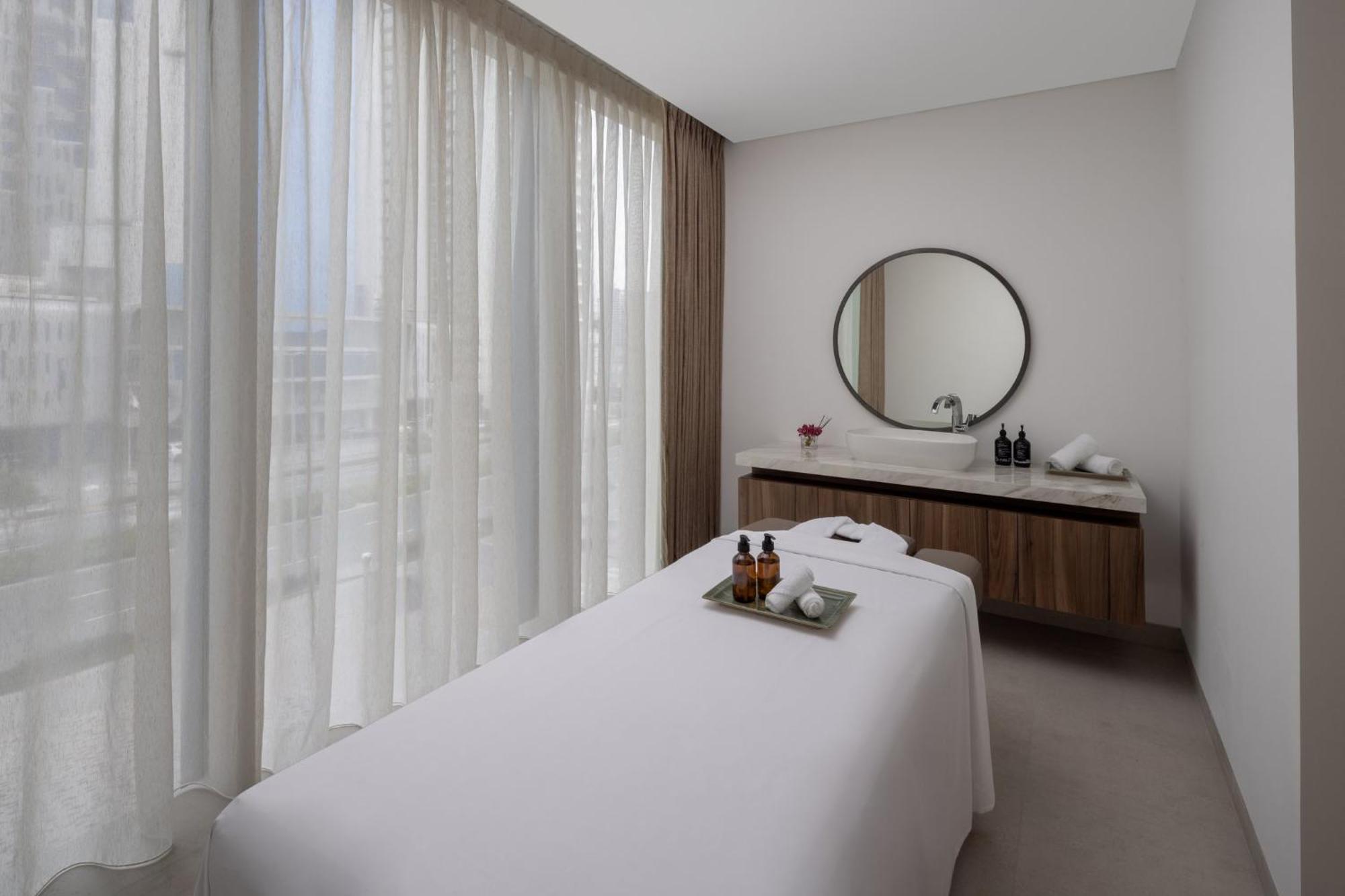 Holiday Inn Dubai Business Bay By Ihg Esterno foto