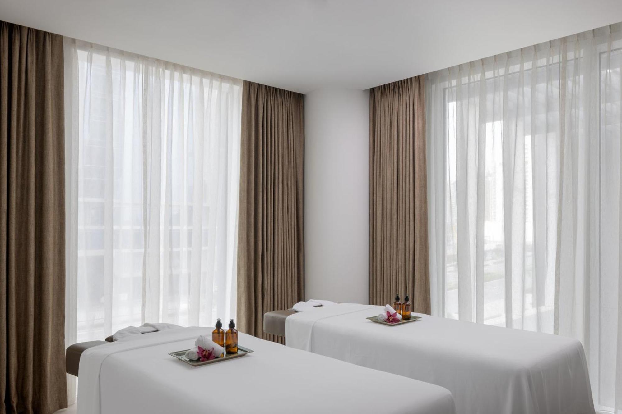 Holiday Inn Dubai Business Bay By Ihg Esterno foto